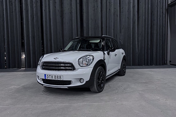 MINI Countryman Cooper D 2 of 5