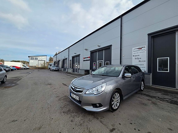 Subaru Legacy 2 of 11