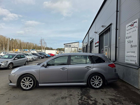 Subaru Legacy 3 of 11