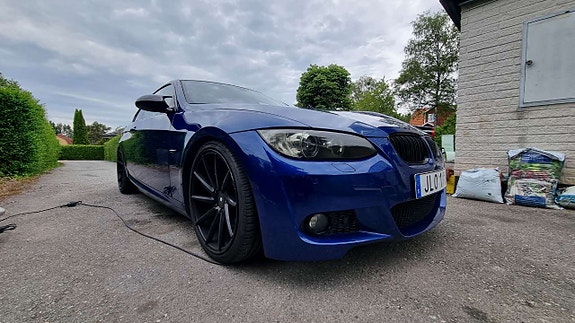 BMW 335d 2 of 5