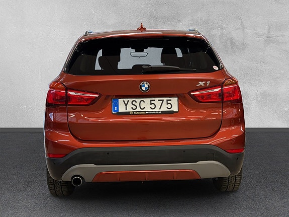 BMW X1 4 of 5