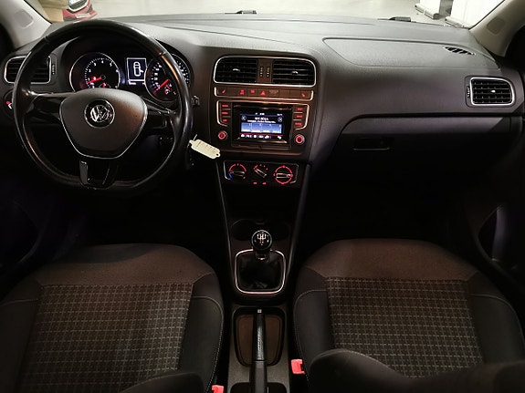 Volkswagen Polo 15 of 18