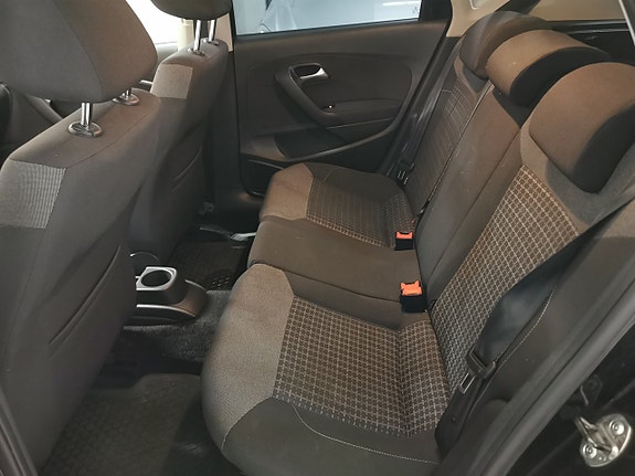 Volkswagen Polo 12 of 18