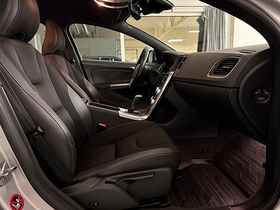Volvo V60 6 of 23