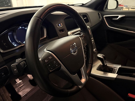 Volvo V60 4 of 23