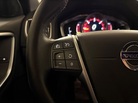 Volvo V60 13 of 23