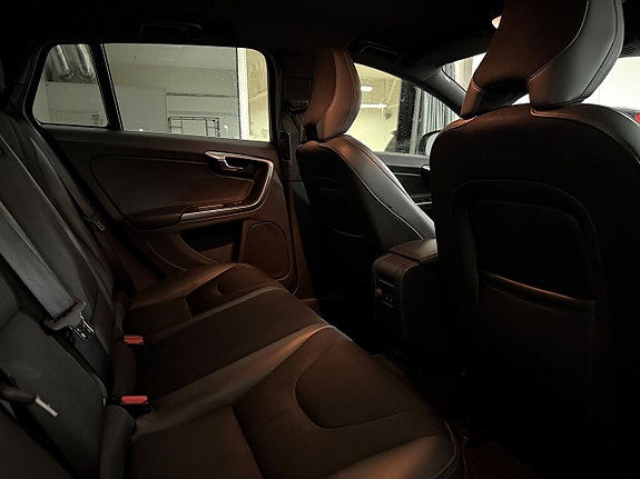 Volvo V60 7 of 23