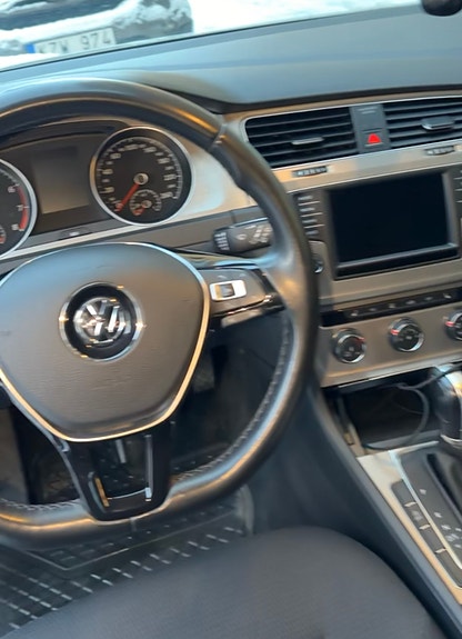 Volkswagen Golf VII 7 of 8
