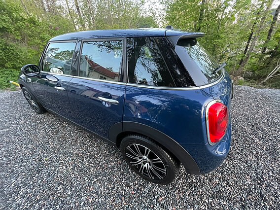 MINI Cooper 2 of 5