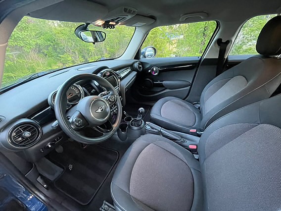 MINI Cooper 3 of 5