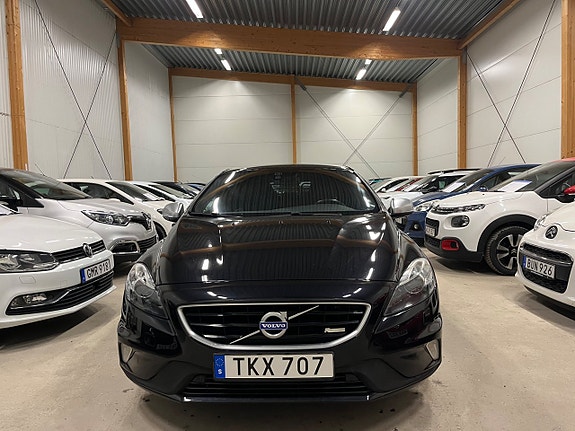Volvo V40 7 of 16