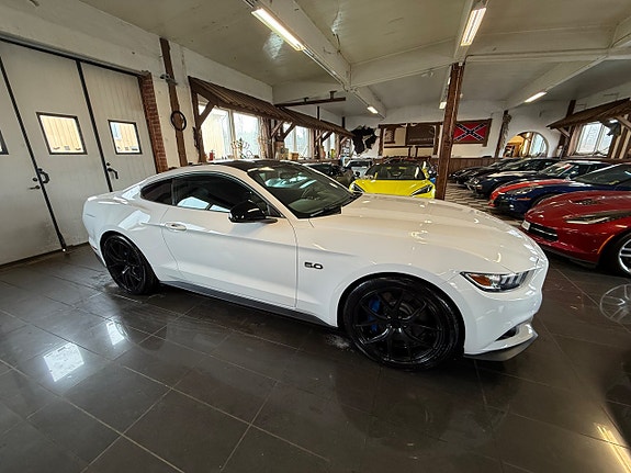 Ford Mustang 11 of 27