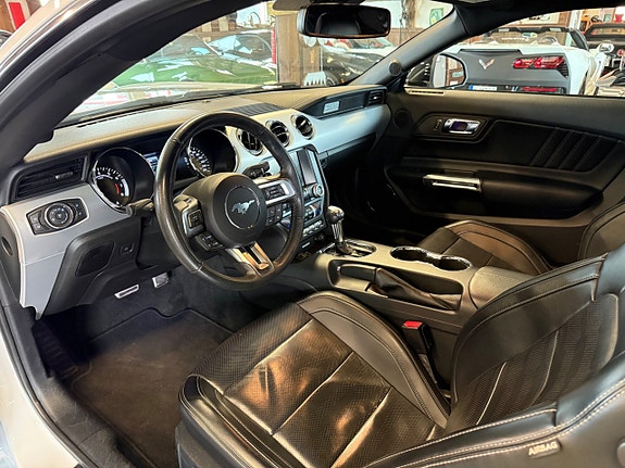Ford Mustang 20 of 27