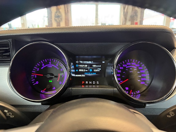 Ford Mustang 22 of 27