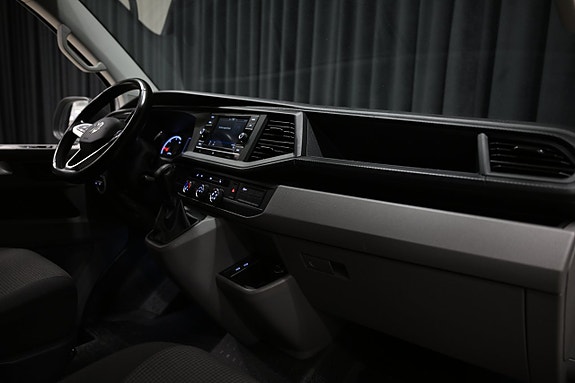 Volkswagen Transporter 26 of 28
