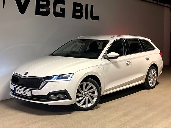 Skoda Octavia 2 of 5