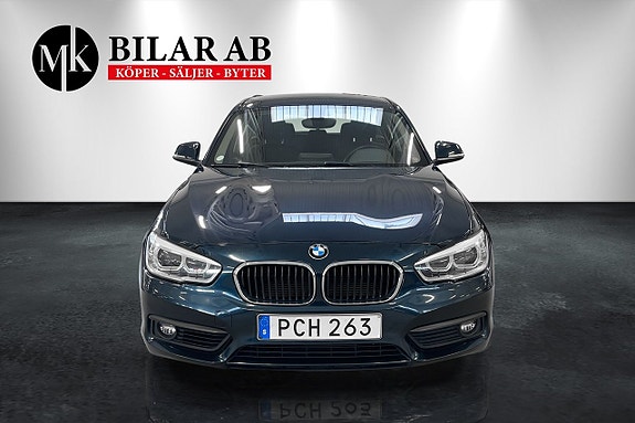 BMW 118i 2 of 5