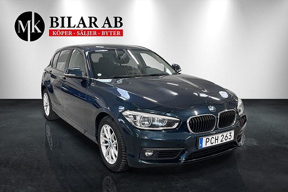 BMW 118i 3 of 5