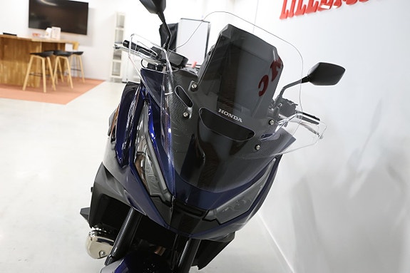 Honda NT 1100 4 of 8