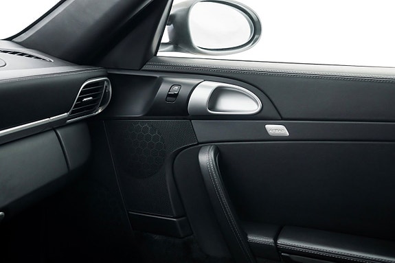 Porsche 911 Carrera S 21 of 30