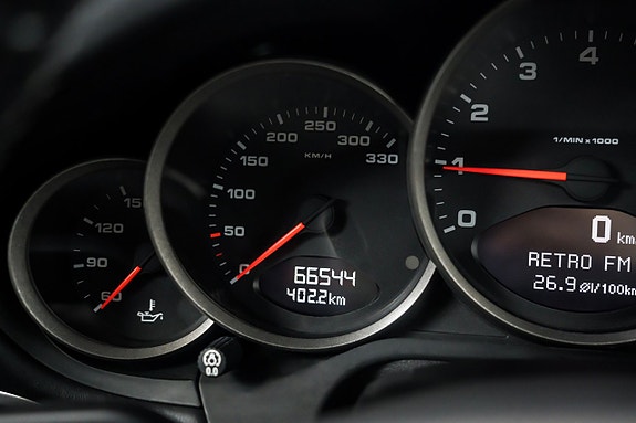 Porsche 911 Carrera S 17 of 30