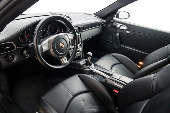 Porsche 911 Carrera S 12 of 30