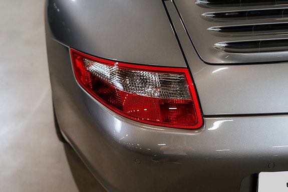 Porsche 911 Carrera S 11 of 30