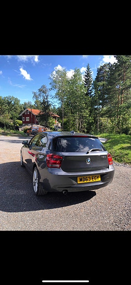 BMW 118d 3 of 5