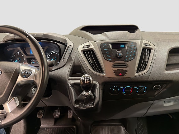 Ford Transit Custom 12 of 18