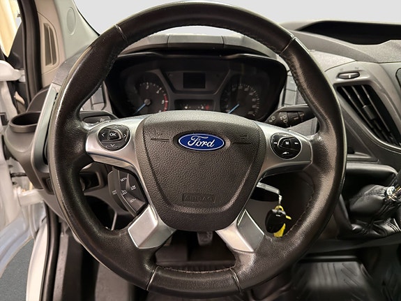 Ford Transit Custom 11 of 18