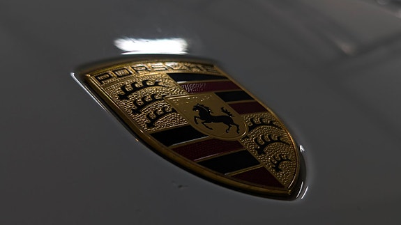 Porsche Cayenne 10 of 26