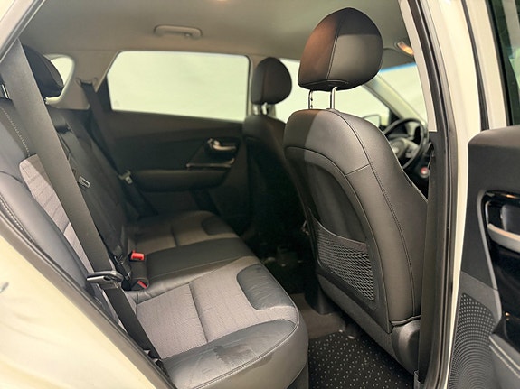 Kia Niro 8 of 11