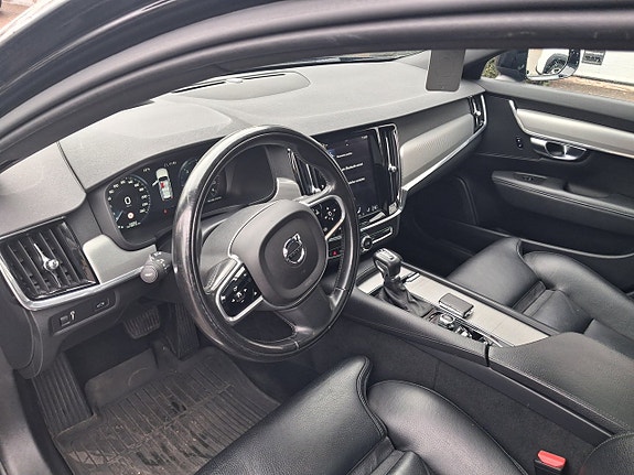 Volvo V90 Cross Country 11 of 11