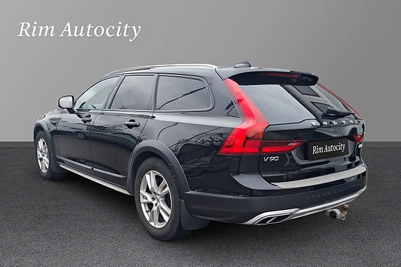 Volvo V90 Cross Country 4 of 5
