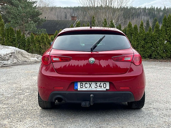 Alfa Romeo Giulietta 8 of 17