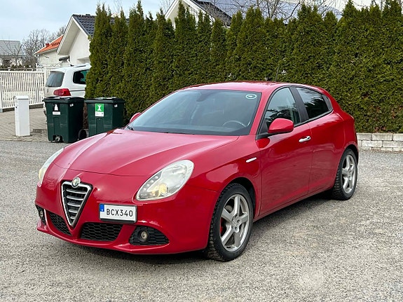 Alfa Romeo Giulietta 2 of 17