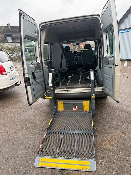 Ford Transit 9 of 16