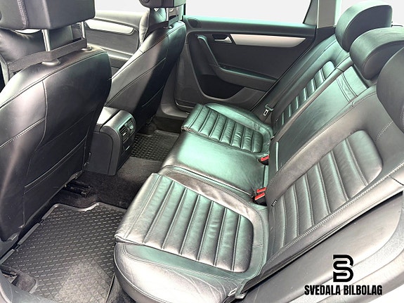 Volkswagen Passat Alltrack 12 of 14