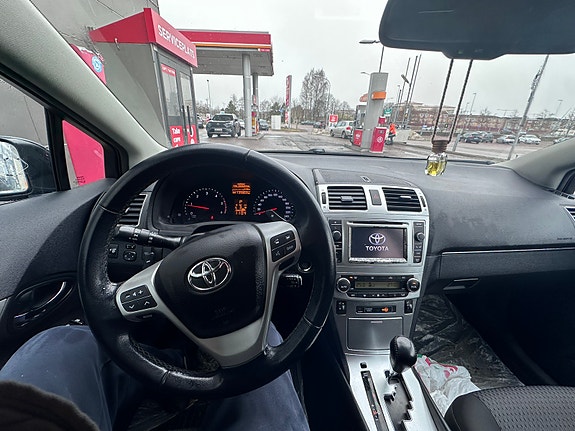 Toyota Avensis 5 of 5
