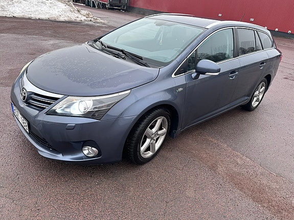 Toyota Avensis 3 of 5