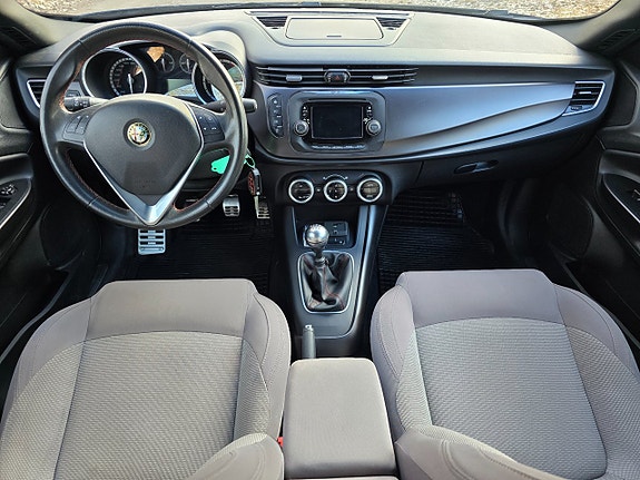 Alfa Romeo Giulietta 13 of 19