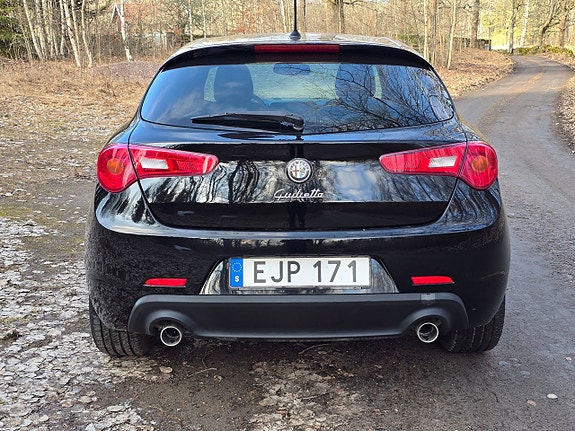 Alfa Romeo Giulietta 4 of 5