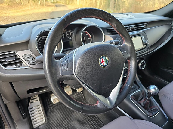 Alfa Romeo Giulietta 6 of 19