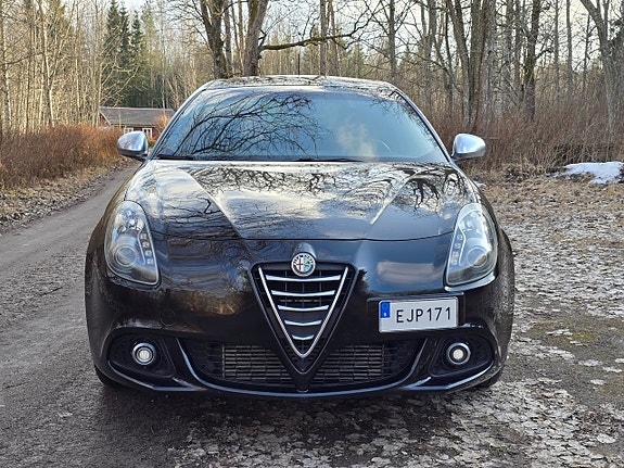 Alfa Romeo Giulietta 5 of 5