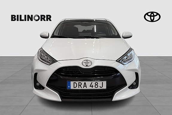 Toyota Yaris 6 of 12