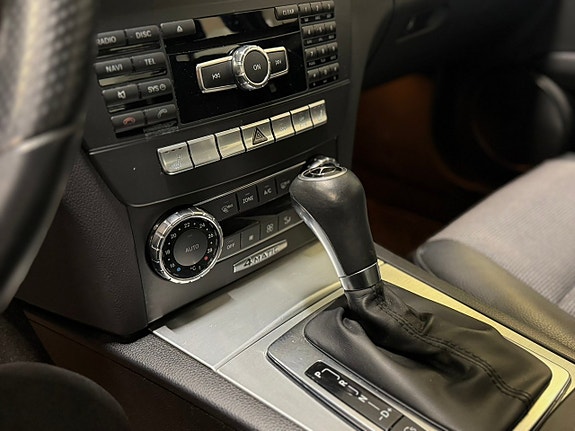 Mercedes-Benz C250 9 of 15