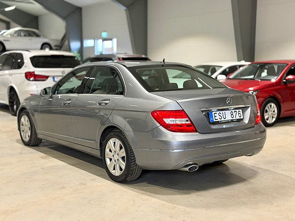 Mercedes-Benz C250 3 of 15