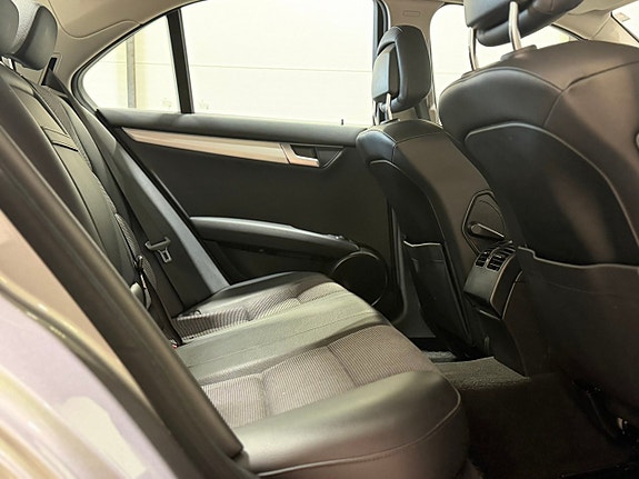 Mercedes-Benz C250 15 of 15