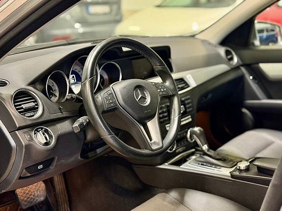 Mercedes-Benz C250 5 of 15