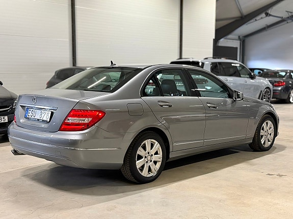 Mercedes-Benz C250 4 of 15